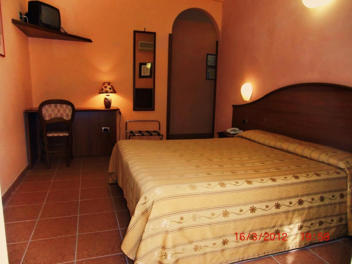 Hotel Cavour Verona Habitación foto
